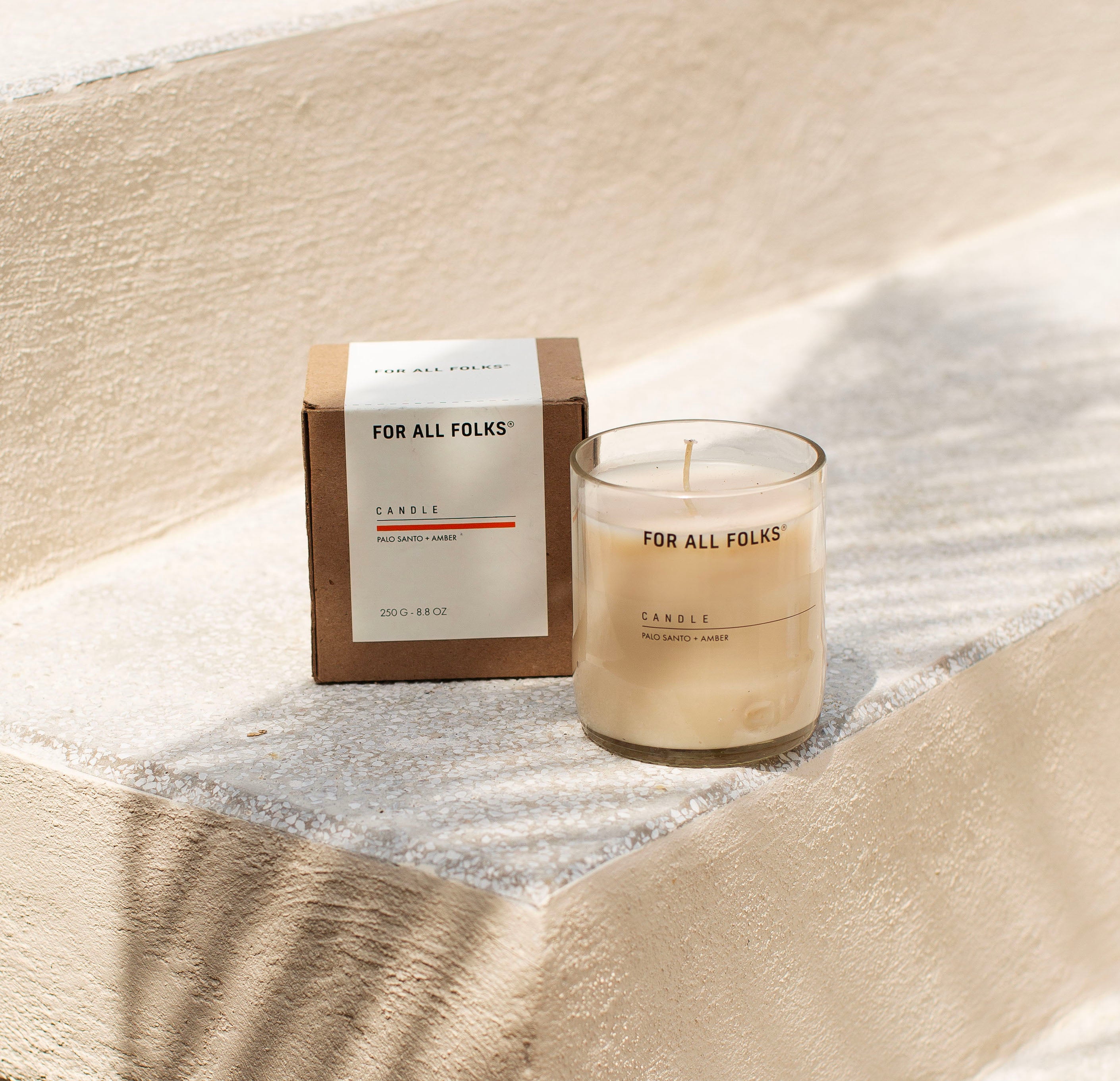 Candle | Palo Santo + Amber | 250gr con su packaging.